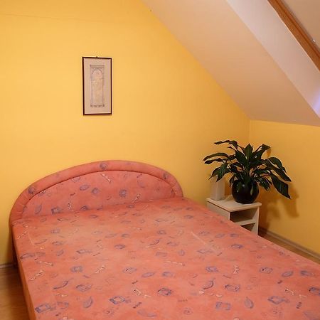 Var-Torony Apartman Gyula Extérieur photo